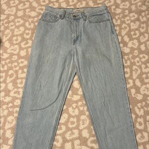 Levi’s 80’s mom jean